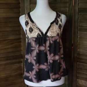 Anthropologie Women's Black and Brown Crop-top